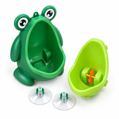 Enfant utilisant l'urinoir grenouille